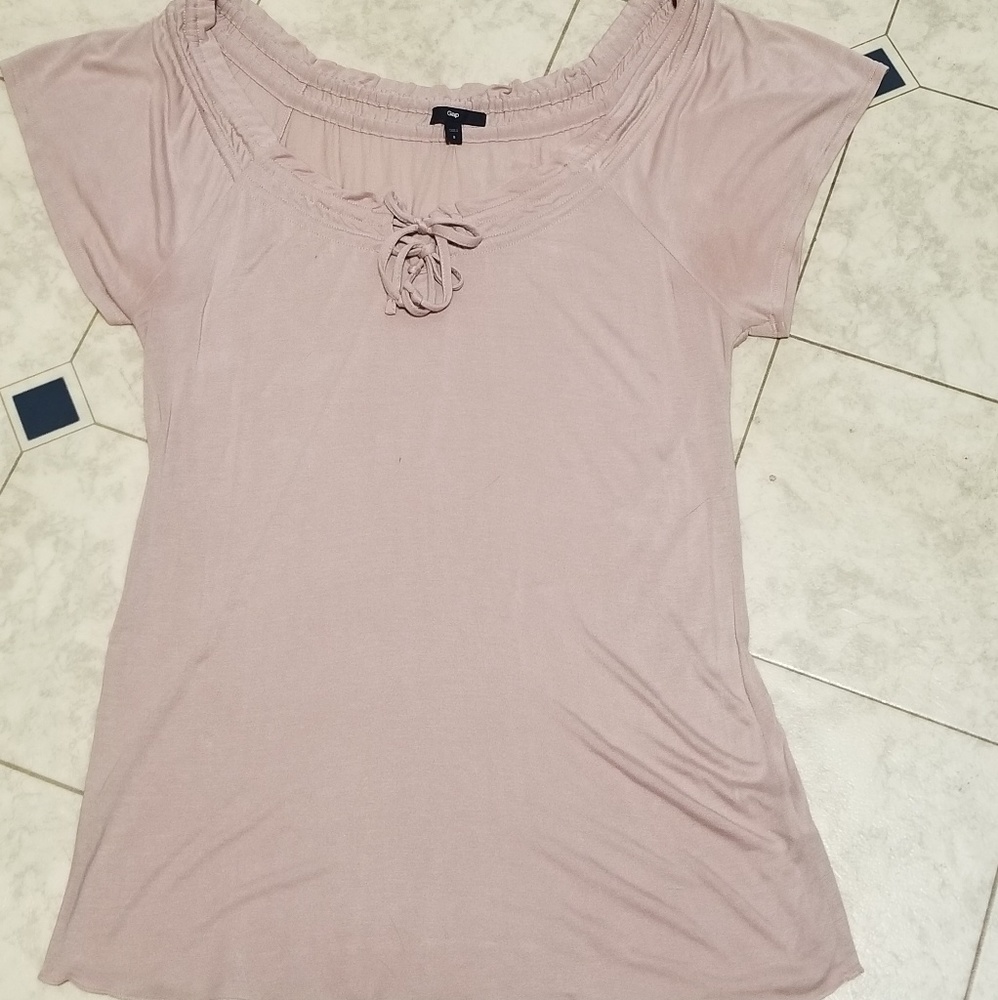 Gap boat neck rayon top size S